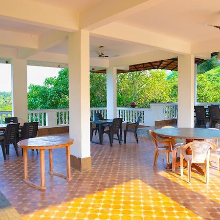 Bana The Wild Waters Hotell Muduvādi Exteriör bild