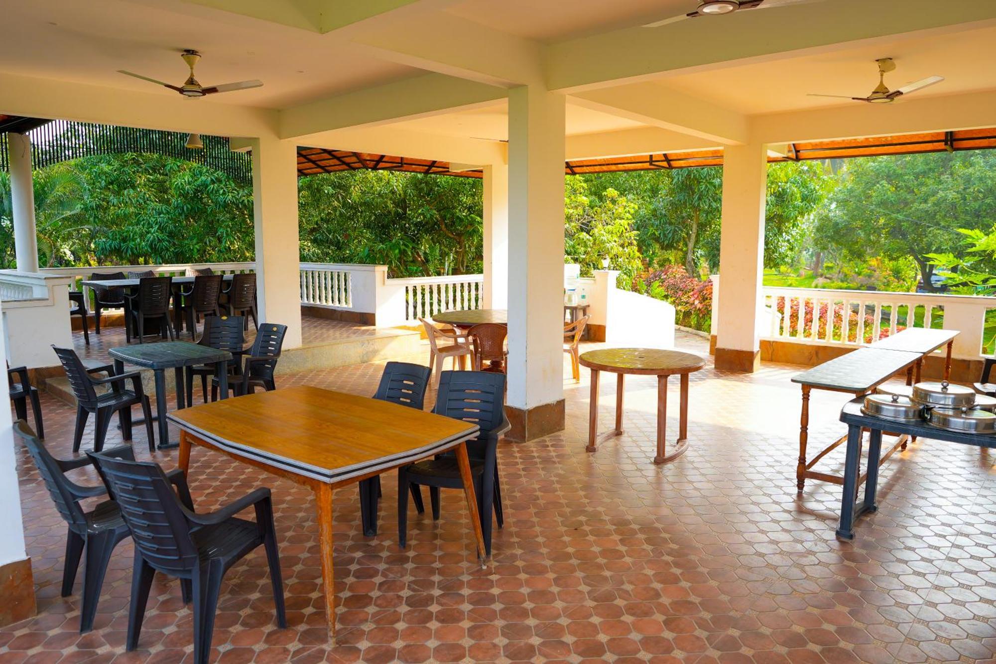 Bana The Wild Waters Hotell Muduvādi Exteriör bild