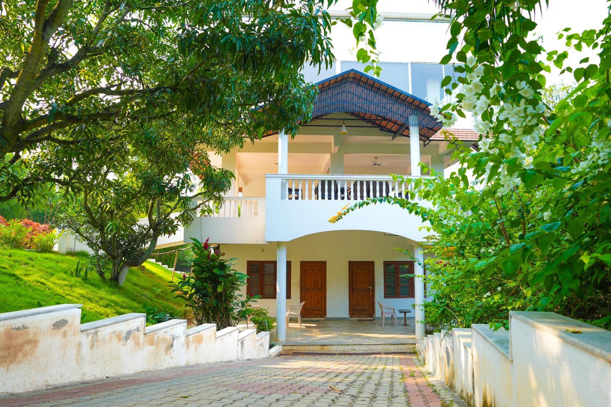 Bana The Wild Waters Hotell Muduvādi Exteriör bild